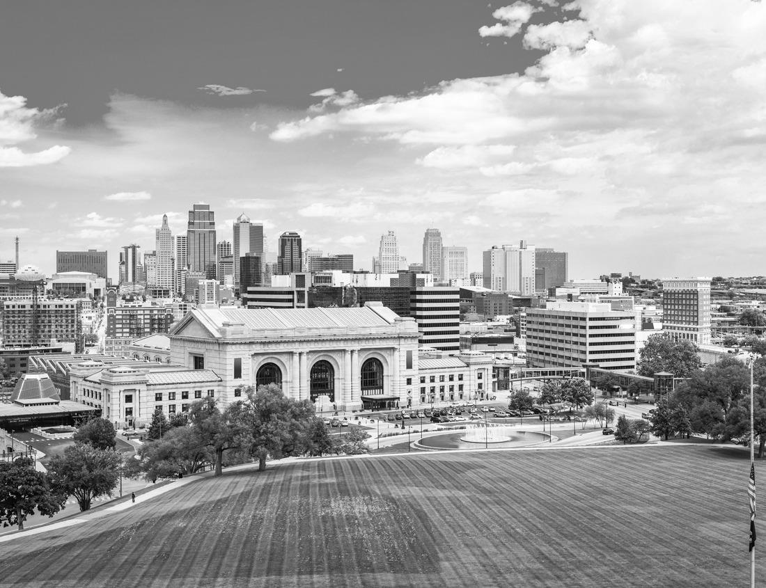 Noah Jigsaw Puzzle Hot Springs, Arkansas, USA City Skyline from above at dawn in black white 1000 pieces