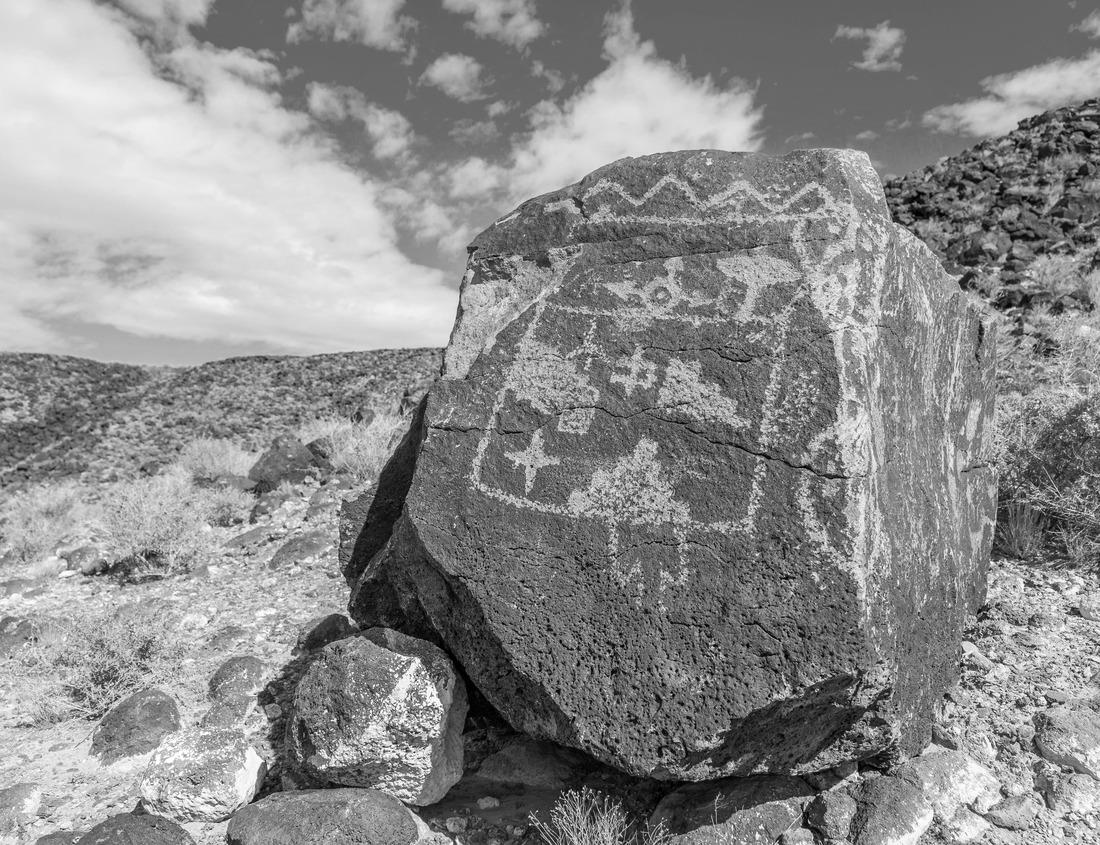 Noah Jigsaw Puzzle Aerial View of Omaha, Nebraska in black white 1000 pieces