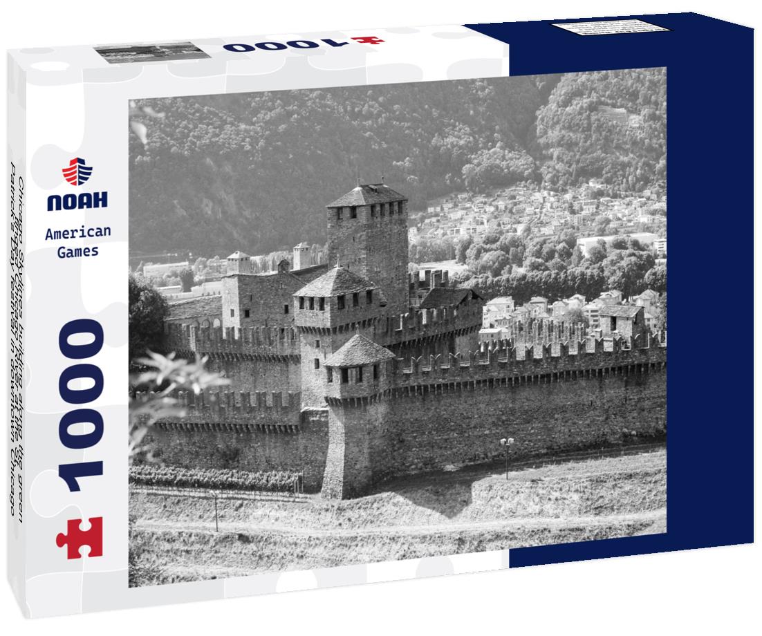 Noah Jigsaw Puzzle Chicago Skylines building along the green-tinged Chicago River at the St. Patrick's Day festival in downtown Chicago, Illinois, USA in black white 1000 pieces