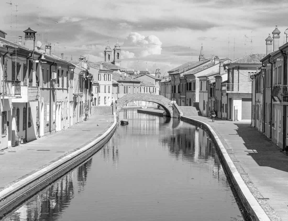 Noah Jigsaw Puzzle Manchester, New Hampshire, USA Skyline at Merrimack River at dusk in black white 1000 pieces