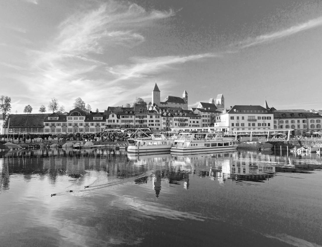 Noah Jigsaw Puzzle Center of Performing Arts building in downtown Carmel, Indiana in black white 1000 pieces