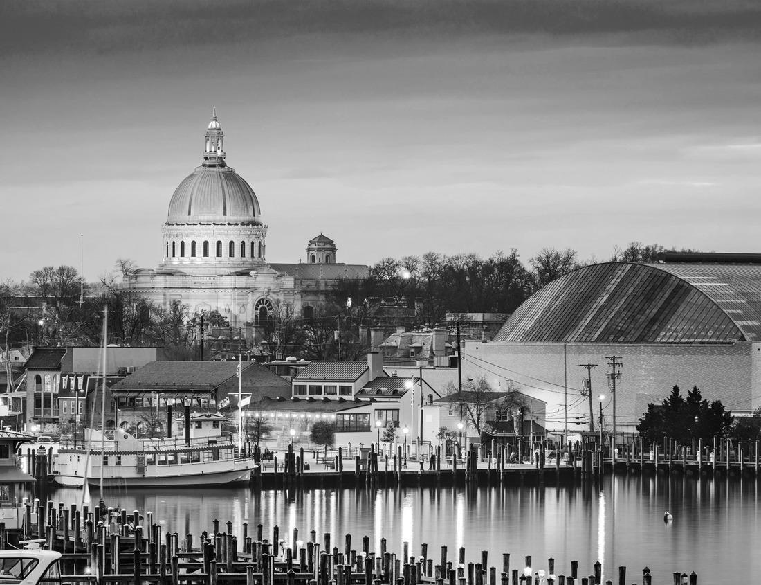 Noah Jigsaw Puzzle Makoshika State Park in Montana in black white 1000 pieces