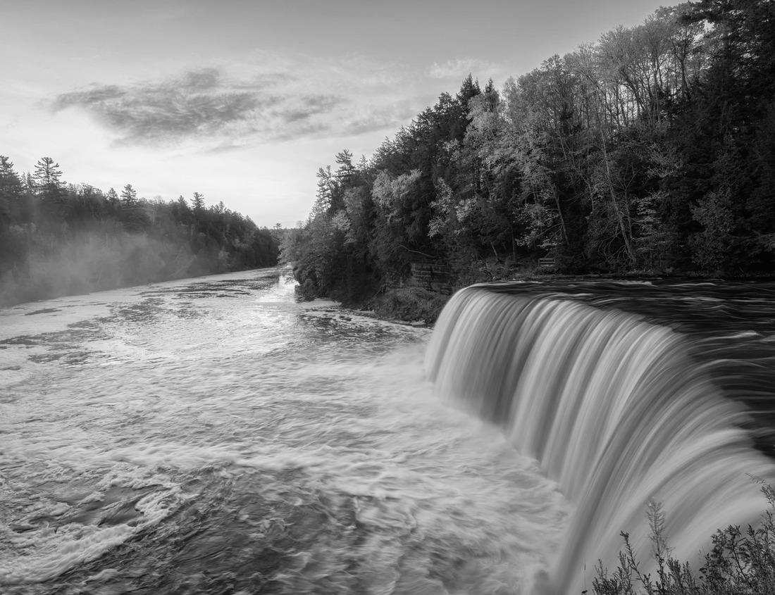 Noah Jigsaw Puzzle Fog in Bryce Canyon National Park, Utah, USA, America in black white 1000 pieces