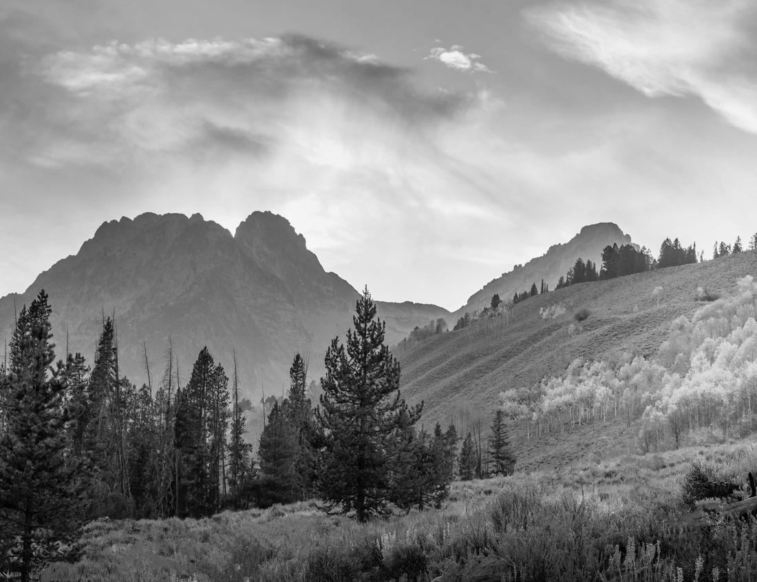 Noah Jigsaw Puzzle Minaret Gaddafi Uganda National Mosque in Kampala East Africa in black white 1000 pieces