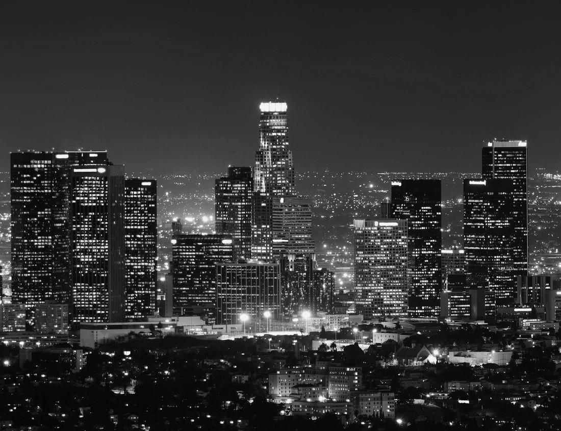 Noah Jigsaw Puzzle City Hall of Oakland, California in black white 1000 pieces