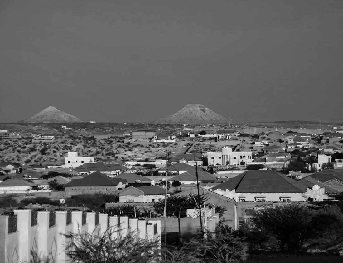 Noah Jigsaw Puzzle Aerial view of Creede, Colorado in winter in black white 1000 pieces