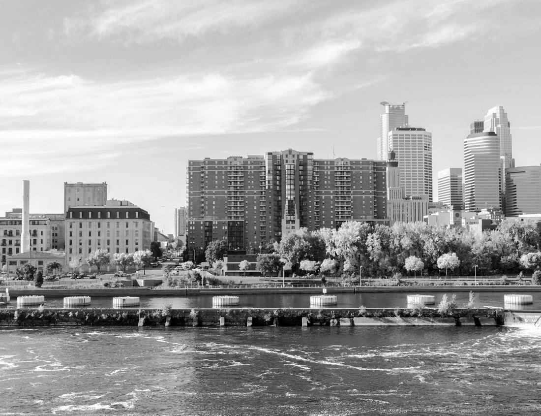 Noah Jigsaw Puzzle Beautiful sunny day at Crooklets Beach Bude Cornwall UK Europe in black white 1000 pieces