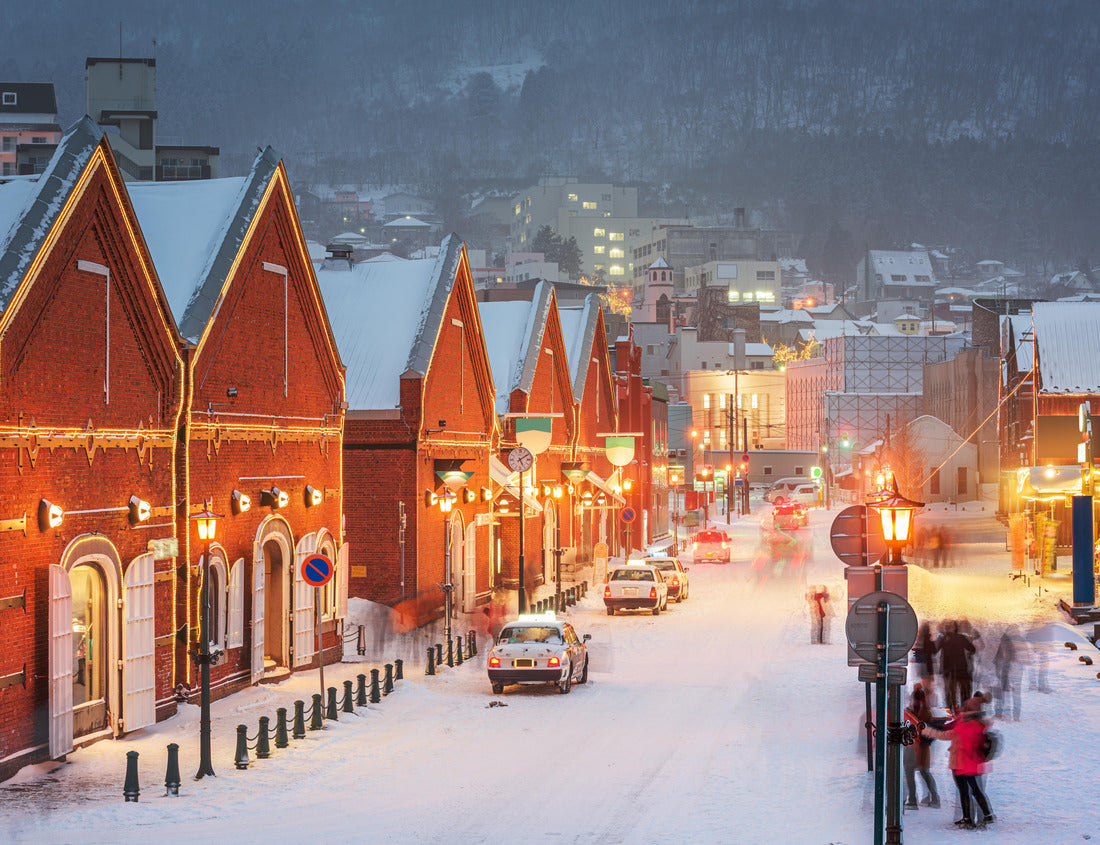 Noah Jigsaw Puzzle Hakdat, Hokkaido, Japan at the historic shops and restaurants of Kanemori on a winter evening 1000 pieces