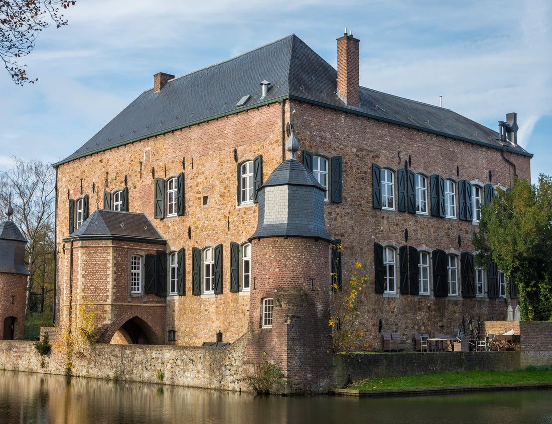 Noah Jigsaw Puzzle Erenstein Castle, built in the 14th century, in Kerkrade, in the Dutch province of Limburg 1000 pieces