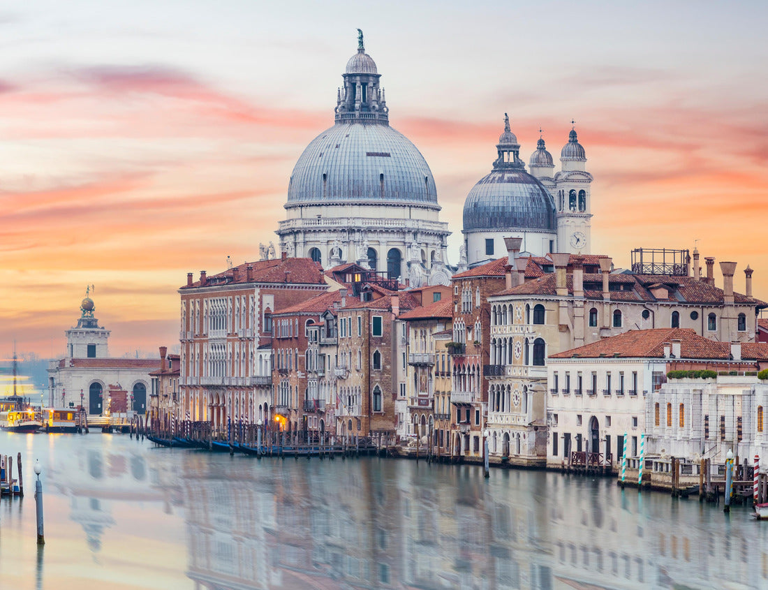 Noah Jigsaw Puzzle A breathtaking view of the Venice skyline with the Grand Canal and the Basilica of Santa Maria Della Salute in the distance during a dramatic sunrise 1000 pieces