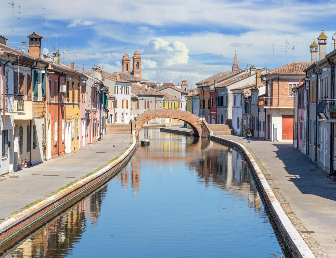 Noah Jigsaw Puzzle Comacchio, Italy - often compared to Venice for the canals and the architecture, Comacchio displays one of the most characteristic old towns in Emilia Romagna 1000 pieces