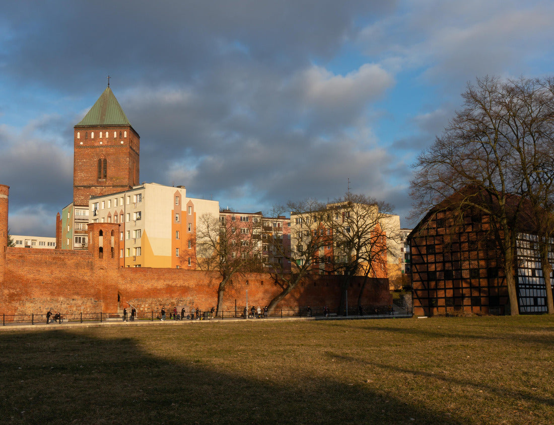 Noah Jigsaw Puzzle Goleniów, Poland: Medieval town walls, Powder Tower (or Prison Tower), Mint Tower, Tower of St. Catherine church 1000 pieces