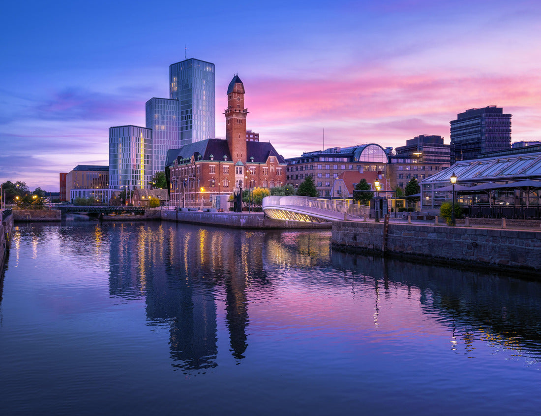 Noah Jigsaw Puzzle Malmo skyline and Hamnkanalen canal at sunset - Malmo, Sweden 1000 pieces