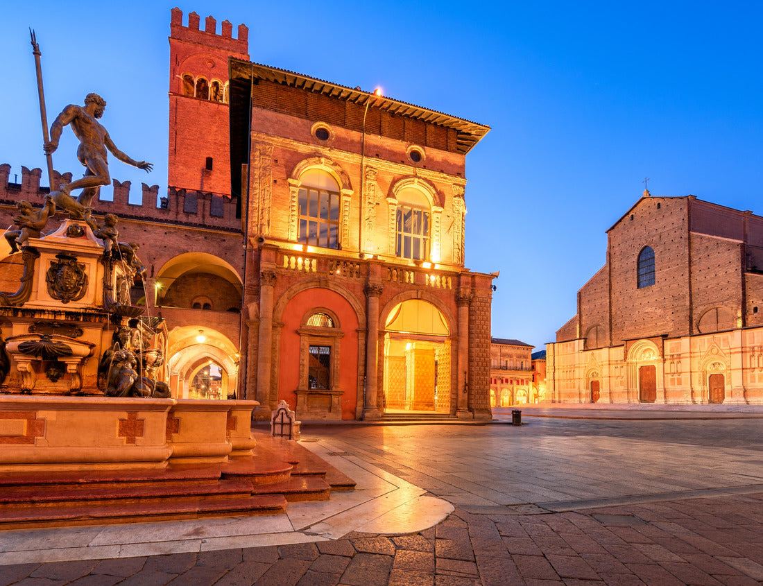 Noah Jigsaw Puzzle Bologna, Italy. Piazza del Nettuno and Piazza Maggiore in Bologna, Italy, landmarks of the historic province of Emilia-Romagna 1000 pieces