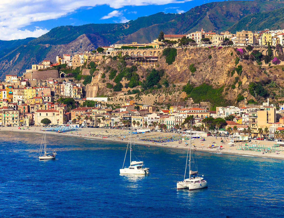 Noah Jigsaw Puzzle medieval coastal town of Scilla in Calabria. Panoramic view of the city and the beach 1000 pieces