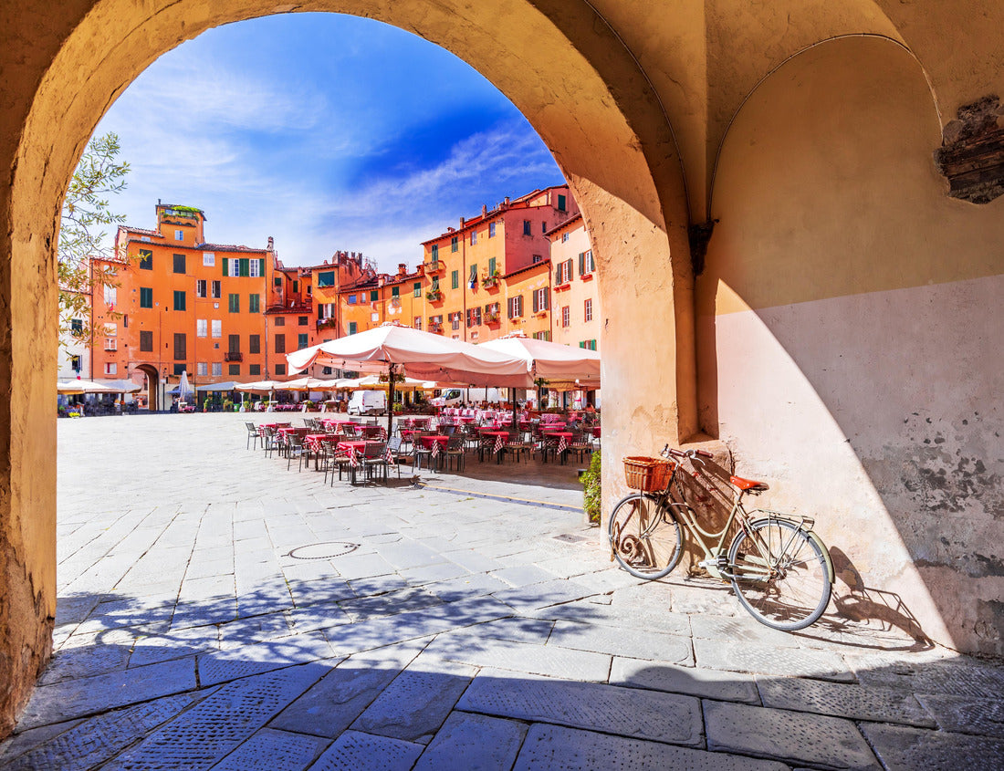 Noah Jigsaw Puzzle Lucca, Italy - View of the Piazza dell'Anfiteatro square through the arch, the ancient Roman Empire Amphitheater, famous Tuscany 1000 pieces