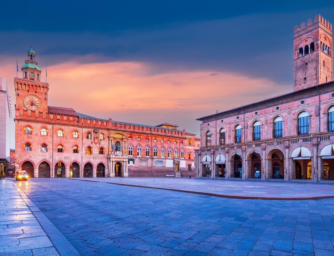 Noah Jigsaw Puzzle Bologna, Italy. Piazza del Nettuno and Piazza Maggiore in Bologna, Italy 1000 pieces