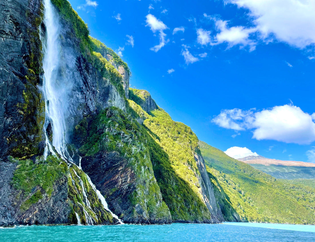 Noah Jigsaw Puzzle Beautiful view of the turquoise mountain lake and waterfall in the Torres del Paine National Park, Patagonia, Chile 1000 pieces