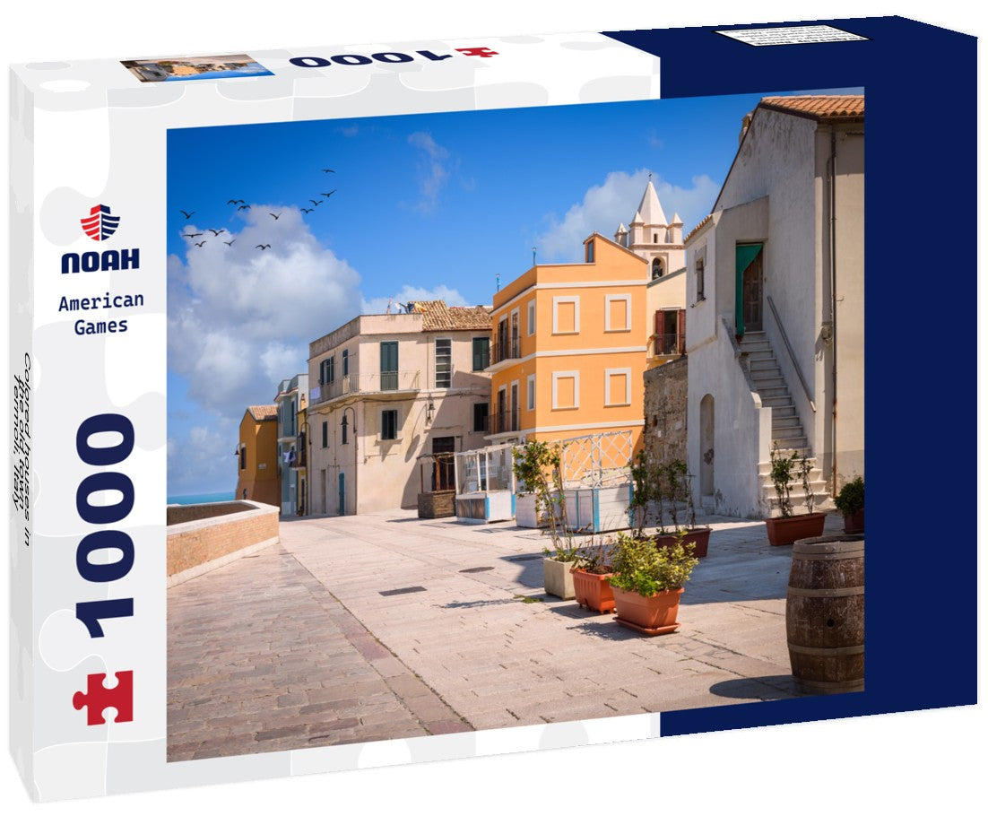Noah Jigsaw Puzzle Colored houses in the old town, Termoli, Italy 1000 pieces
