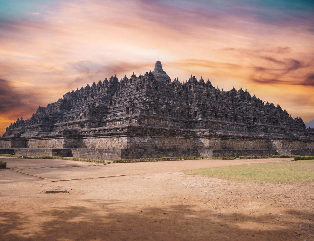 Noah Jigsaw Puzzle Front view of Borobudur Anicent Buddhist Temple of Yogyakarta, Java Island, Indonesia. Oldest Buddhist temple in the morning. World Heritage, UNESCO 1000 pieces