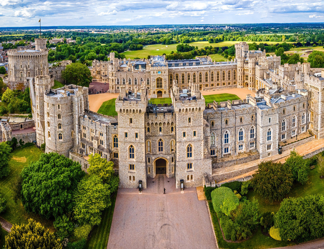 Noah Jigsaw Puzzle Aerial view of Windsor Castle, royal residence in Windsor in the English county of Berkshire 1000 pieces