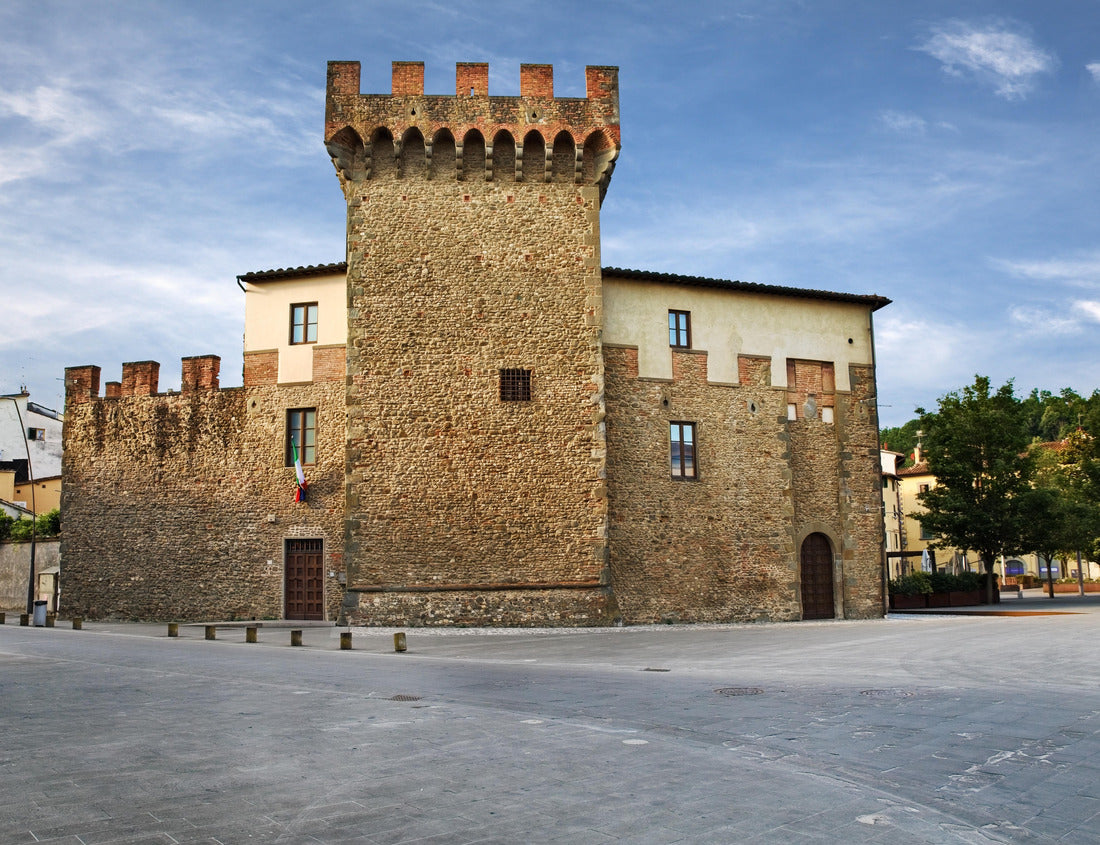 Noah Jigsaw Puzzle Montevarchi, Arezzo, Tuscany, Italy: the medieval Cassero, part of an ancient fortress, in the old town of the Tuscan city, now houses the sculpture museum 1000 pieces