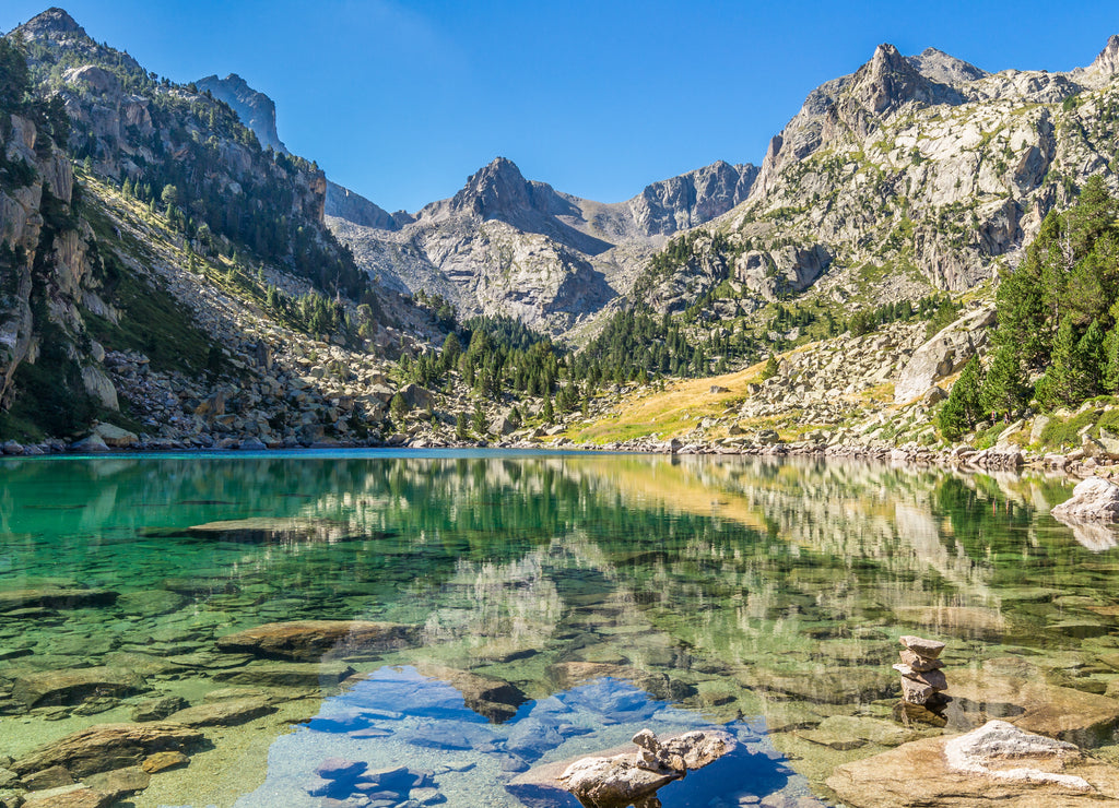 Amazing view of Lake Monestero (Spain, St,Maurici National Park)