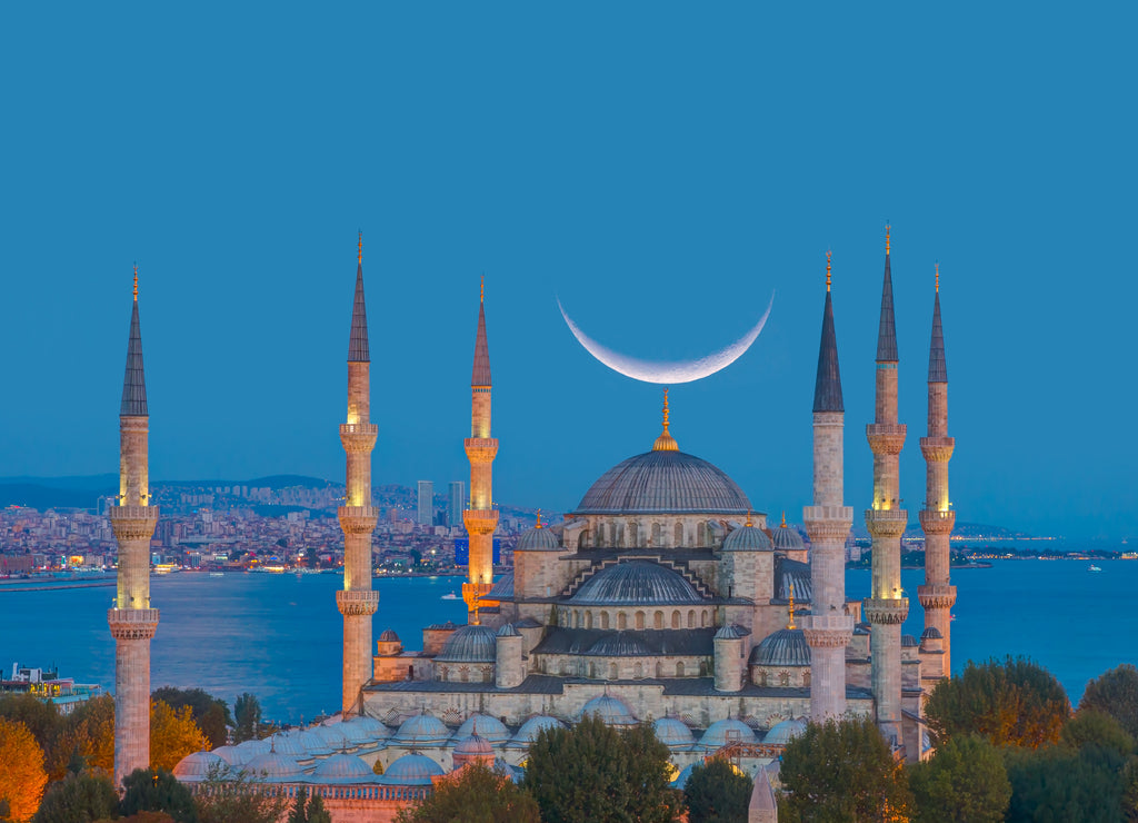 The Blue Mosque with crescent moon (new moon) (Sultanahmet), Istanbul, Turkey