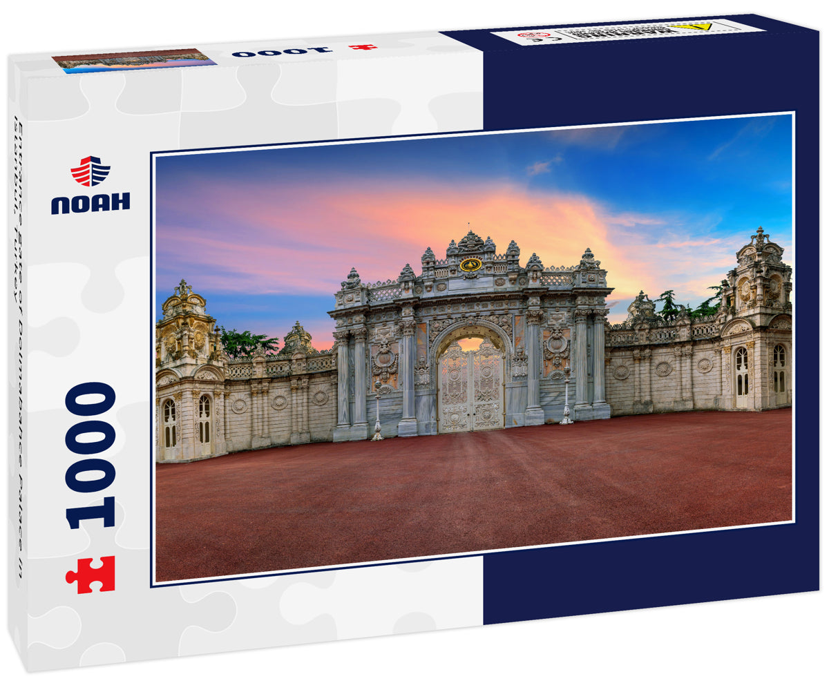 Entrance gate of Dolmabahce Palace in Istanbul, Turkey