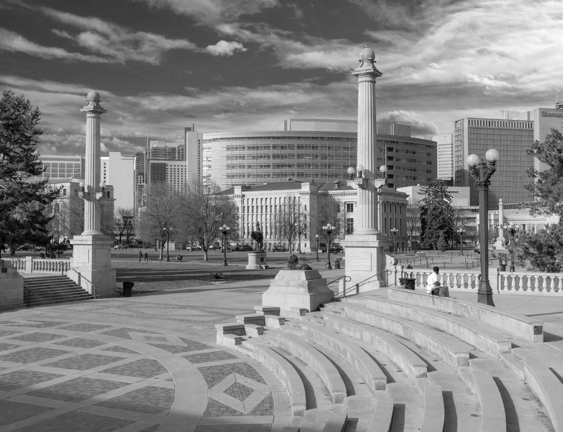 Noah Jigsaw Puzzle Aerial view of Midland, Michigan in summer in black white 1000 pieces