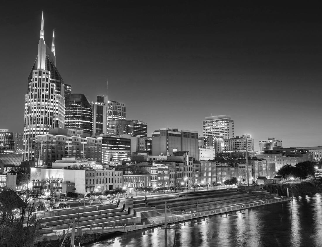 Noah Jigsaw Puzzle Iconic Monumento a la Bandera, in downtown Merida, Mexico in black white 1000 pieces
