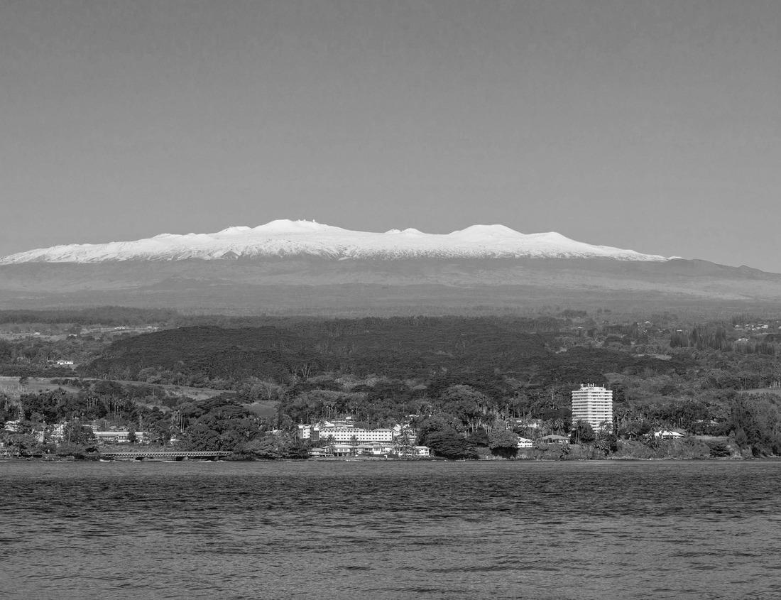Noah Jigsaw Puzzle El Paso, Texas, USA downtown city skyline at dusk with Juarez, Mexico in the distance in black white 1000 pieces