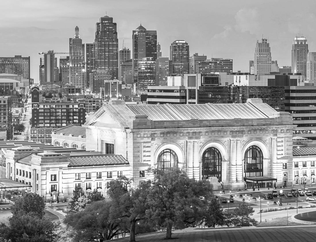 Noah Jigsaw Puzzle Barnstaple Castle's motte in North Devon, UK during winter in black white 1000 pieces
