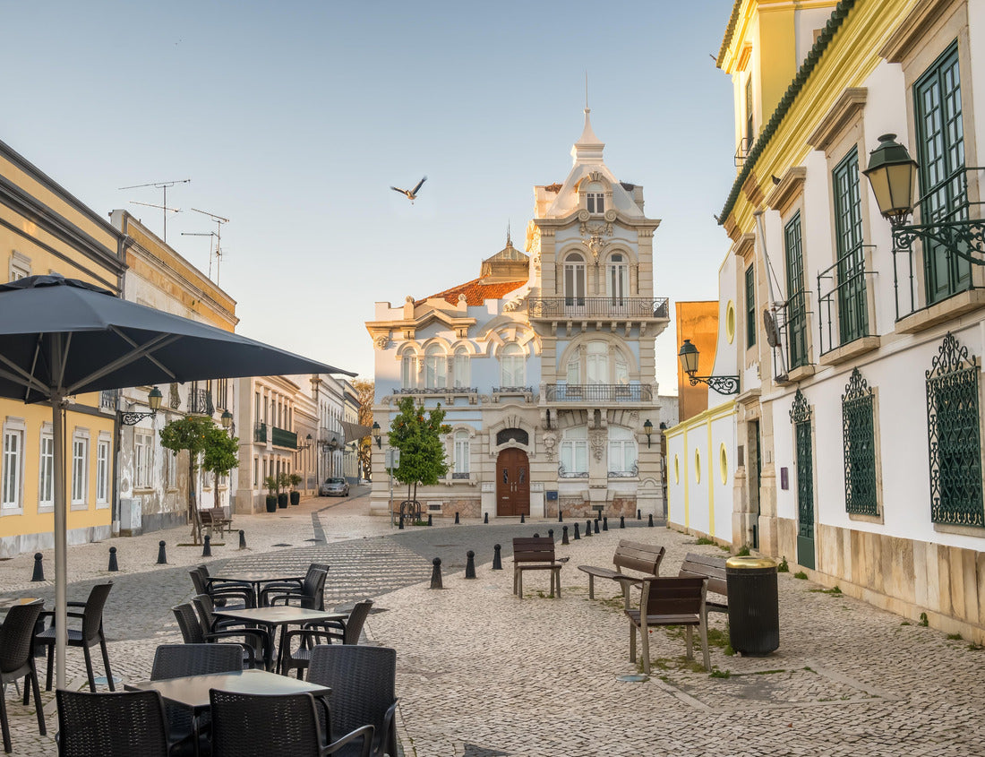 Noah Jigsaw Puzzle Beautiful Belmarco Mansion in the city center of Faro, Algarve, Portugal. Morning scene in the old town of Faro, southern Portugal 1000 pieces