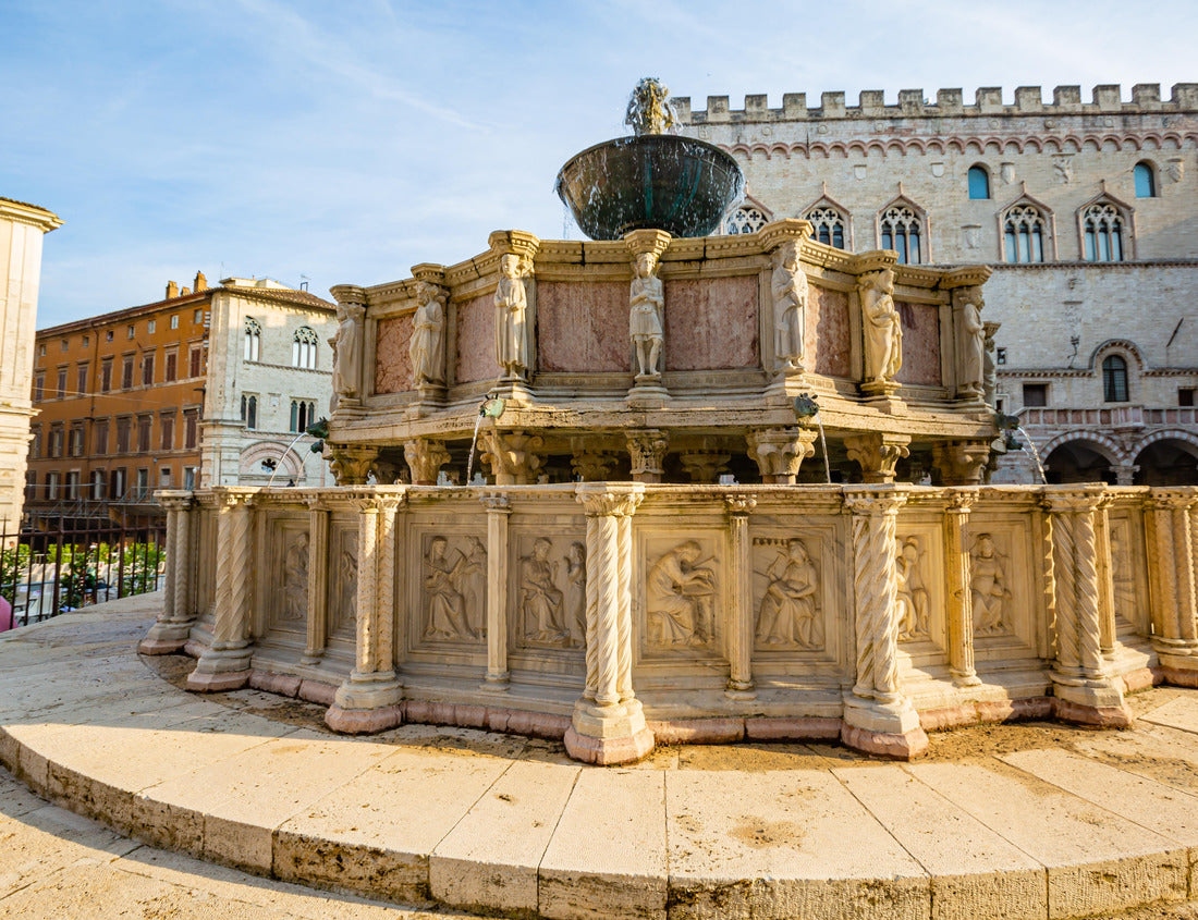 Noah Jigsaw Puzzle An evocative and detailed view of the Fontana Maggiore (Mayor's Fountain) in the historical and artistic heart of Perugia, capital of the Umbria region, in central Italy 1000 pieces