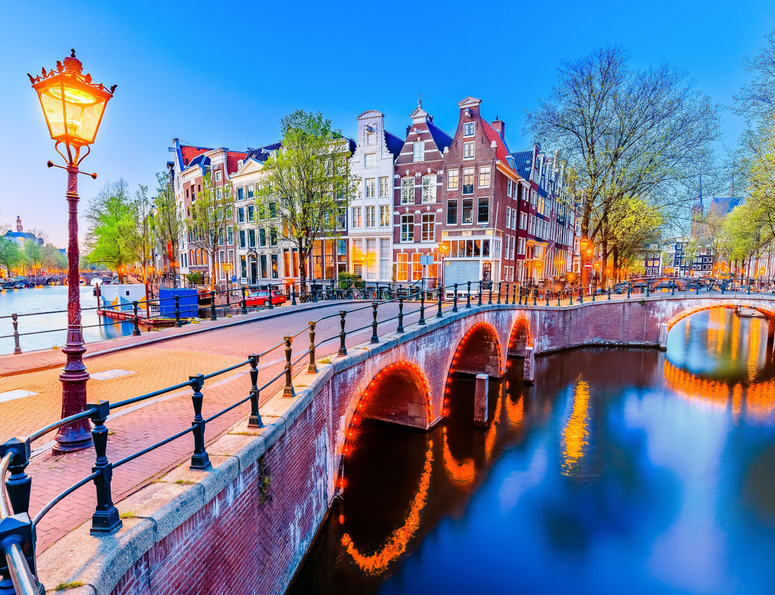 Noah Jigsaw Puzzle Amsterdam, Netherlands. The Keizersgracht (Emperor's) canals and bridges at night 1000 pieces