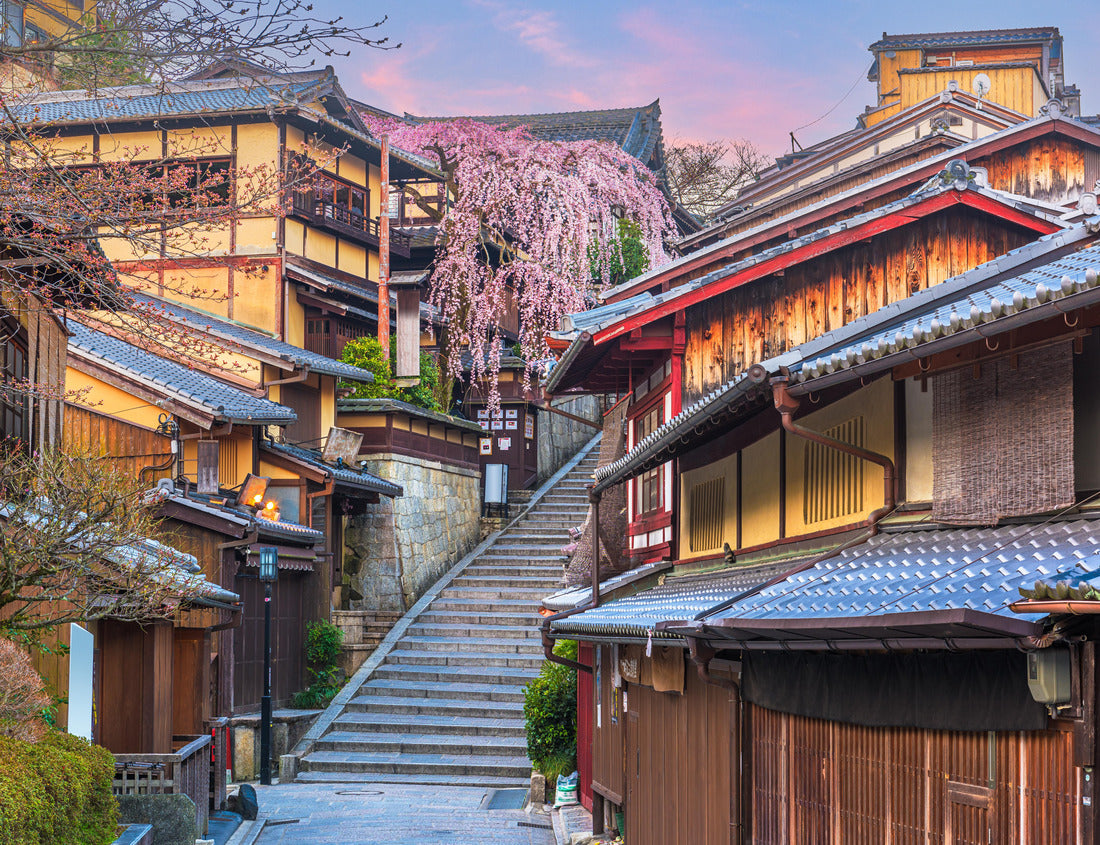 Noah Jigsaw Puzzle Kyoto, Japan springtime in the historic Higashiyama district art dawn 1000 pieces