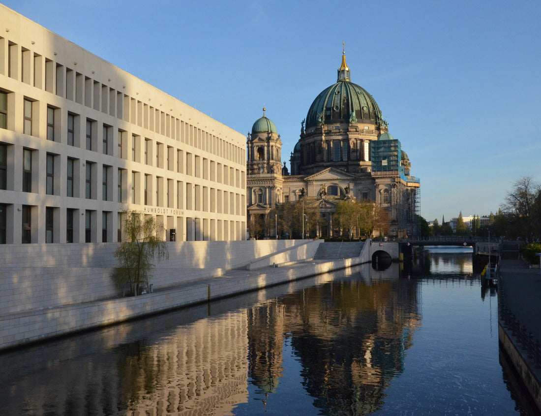Noah Jigsaw Puzzle Berlin Cathedral in Berlin. An old, historic Gothic church in Europe. Alexanderplatz, Berlin 1000 pieces