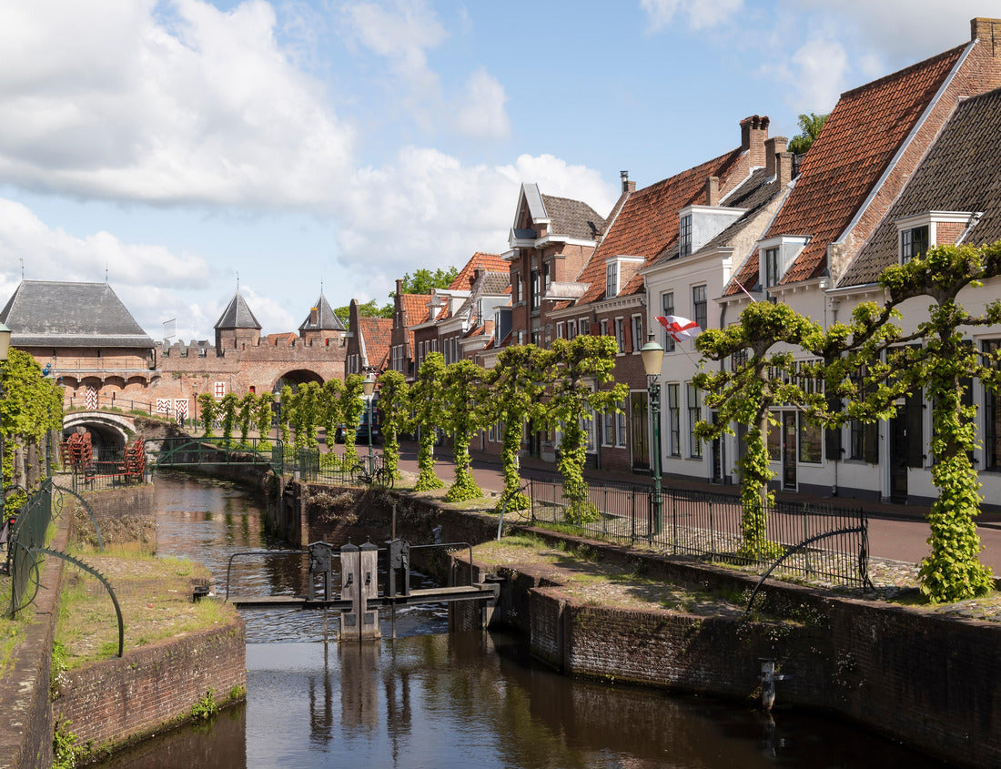 Noah Jigsaw Puzzle Historical medieval city center with view of the Koppelpoort in Amersfoort 1000 pieces