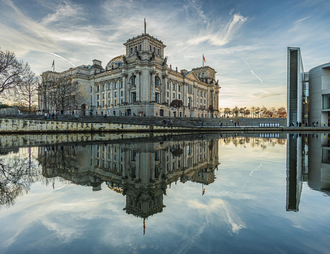 Noah Jigsaw Puzzle Historic Reichstag building in Berlin during winter day. River Spree with reflection from the building in the government district. Sunshine in the background with cloudy sky 1000 pieces