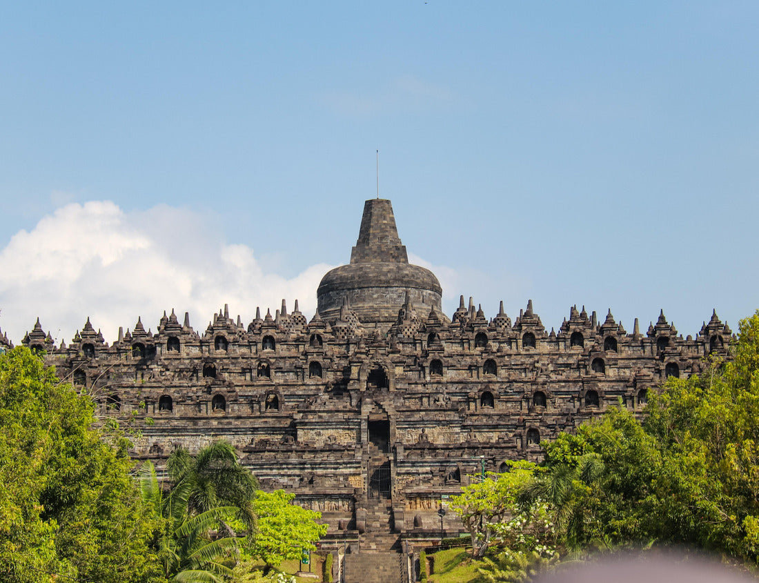 Noah Jigsaw Puzzle Borobudur Temple in Magelang, Central Java 1000 pieces