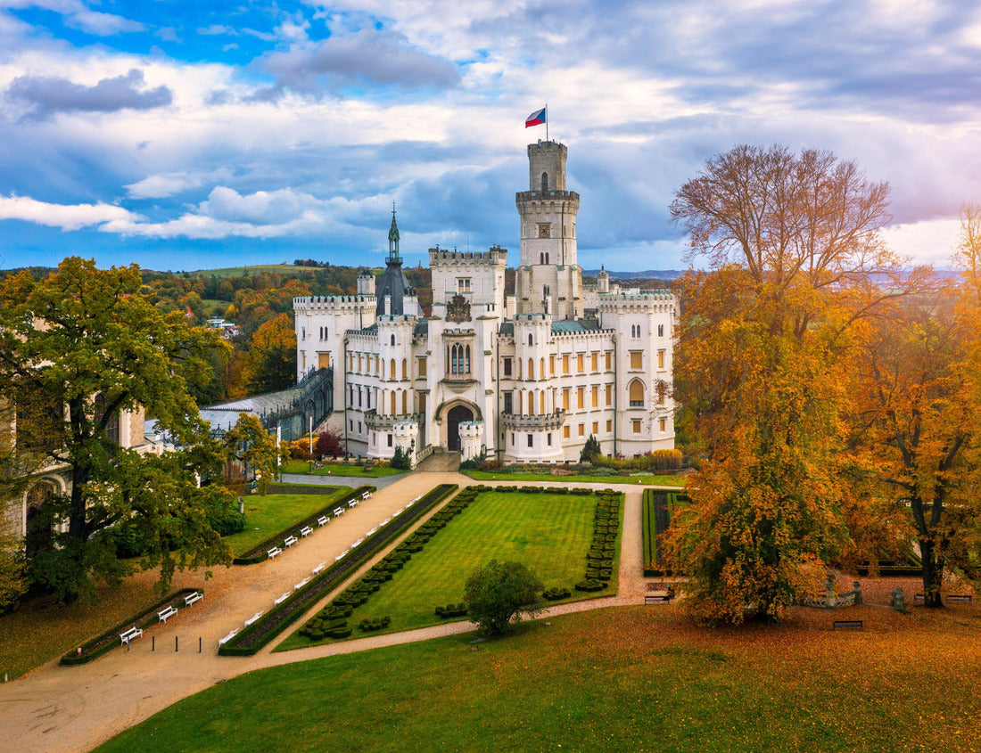 Noah Jigsaw Puzzle Castle Hluboka nad Vltavou is one of the most beautiful castles in Czech Republic. Castle Hluboka nad Vltavou in autumn with red foliage, Czechia 1000 pieces