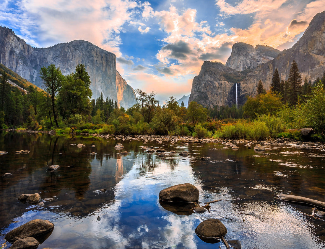 Noah Jigsaw Puzzle Beautiful Cloudy Sunrise on Yosemite Valley View, Yosemite National Park, California 1000 pieces