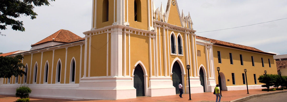 Noah Jigsaw Puzzle Bangkok, Thailand with the Temple of the Emerald Buddha and the Grand Palace Panorama 1000 Pieces