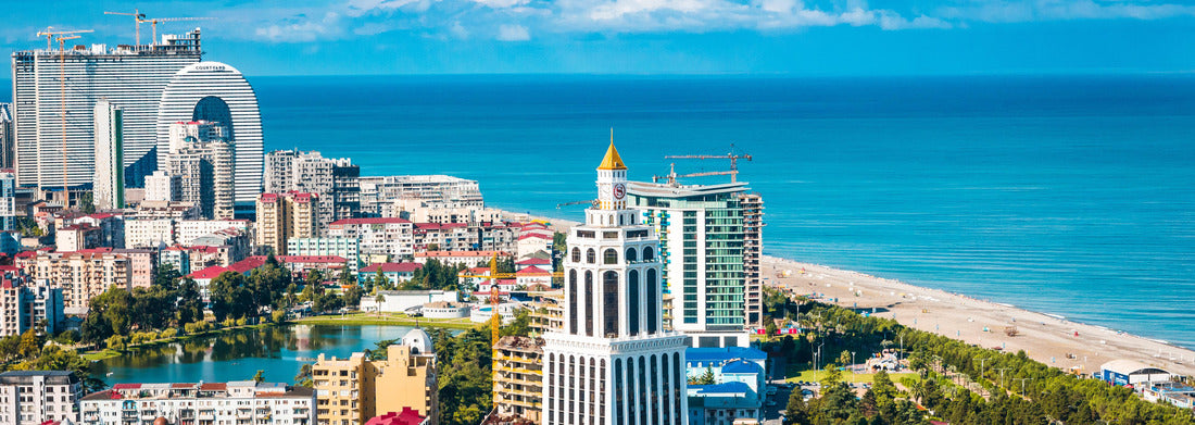 Noah Jigsaw Puzzle Beautiful emerald green lake, Yoho National Park, British Columbia, Canada Panorama 1000 Pieces