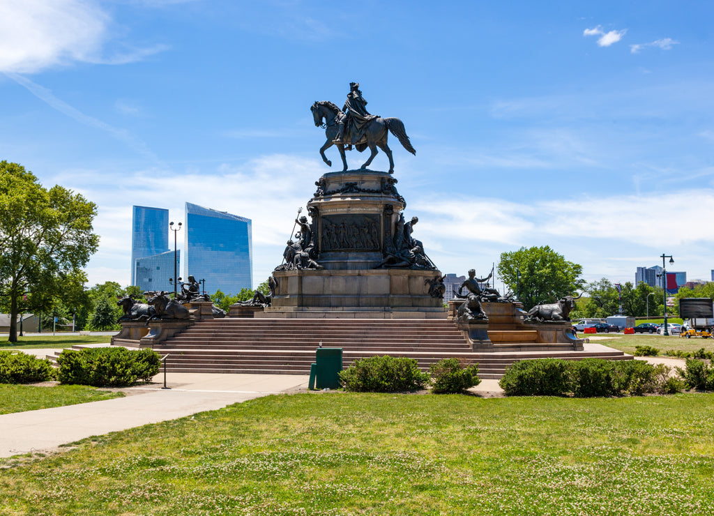 Washington Monument at Eakins Oval in Philadelphia, USA