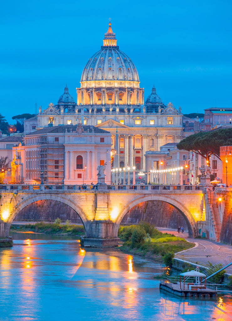Night view at St. Peter's cathedral in Rome, Italy