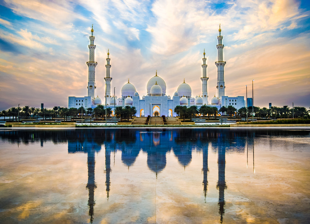 Sheikh Zayed Grand Mosque and Reflection in Fountain at Sunset - Abu Dhabi, United Arab Emirates