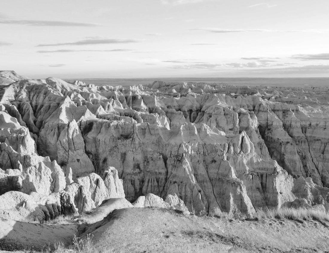 Noah Jigsaw Puzzle Harbor of Le Ciotat, South France in black white 1000 pieces