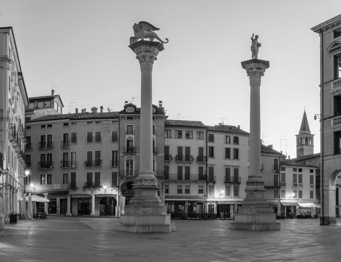 Noah Jigsaw Puzzle A highway leads through a beautiful grass landscape to a colorful summit in the Badlands National Park, South Dakota in black white 1000 pieces